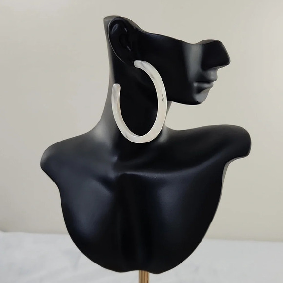 HOOP earring set. Plastic lightweight. - Picture 7 of 8